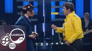 Sanremo 2019  Pierfrancesco Favino e Virginia Raffaele un tuffo nei musical [upl. by Lekzehcey]